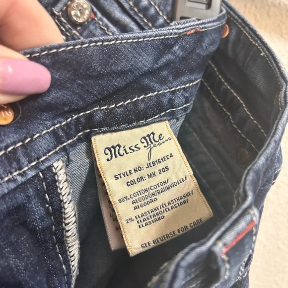Miss Me Mid-Rise Easy Crop Aztec Detail Jeans 28 - Picture 7 of 9